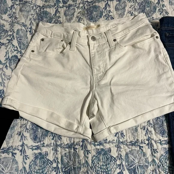 (2) EUC BUNDLE DEAL CUTE LEVI SHORTS SIZE 30 - Picture 2 of 5
